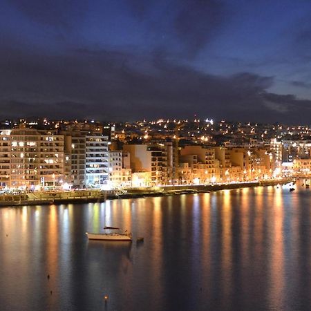 Cosy Apartment Steps To St George'S Bay Saint Julian's エクステリア 写真