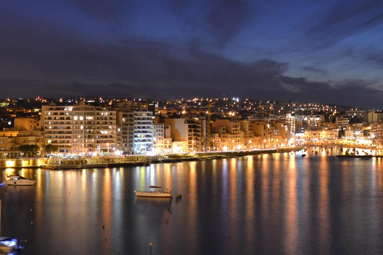 Cosy Apartment Steps To St George'S Bay Saint Julian's エクステリア 写真