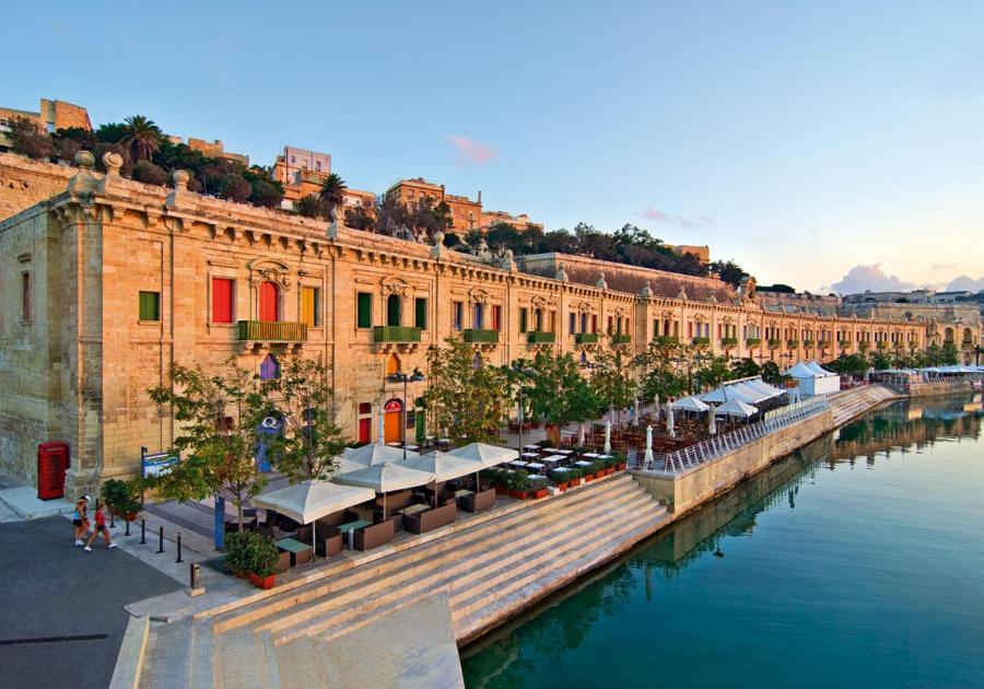 Cosy Apartment Steps To St George'S Bay Saint Julian's エクステリア 写真