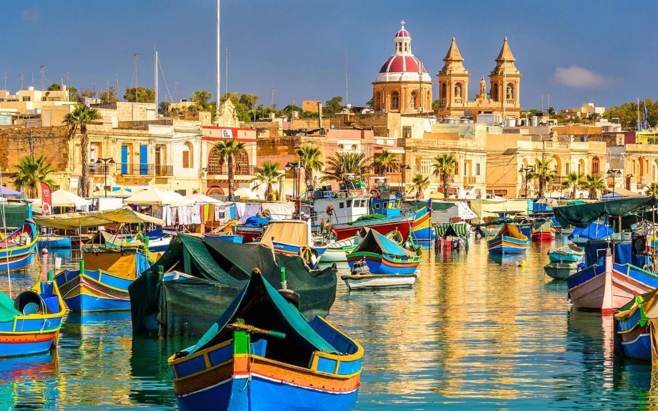 Cosy Apartment Steps To St George'S Bay Saint Julian's エクステリア 写真